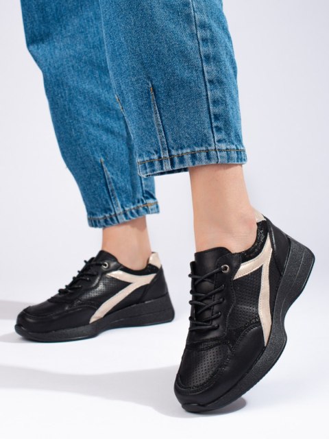 Skórzane czarne sneakersy na platformie - 38 Skórzane czarne sneakersy na platformie - 38