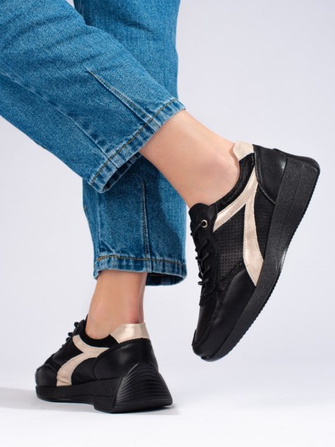 Skórzane czarne sneakersy na platformie - 38 Skórzane czarne sneakersy na platformie - 38