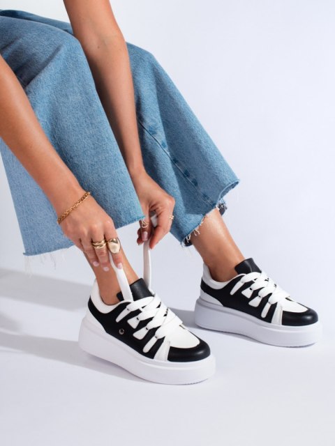 Czarno-białe sneakersy damskie na grubej podeszwie - 39 Czarno-białe sneakersy damskie na grubej podeszwie - 39