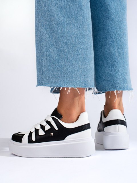 Czarno-białe sneakersy damskie na grubej podeszwie - 39 Czarno-białe sneakersy damskie na grubej podeszwie - 39