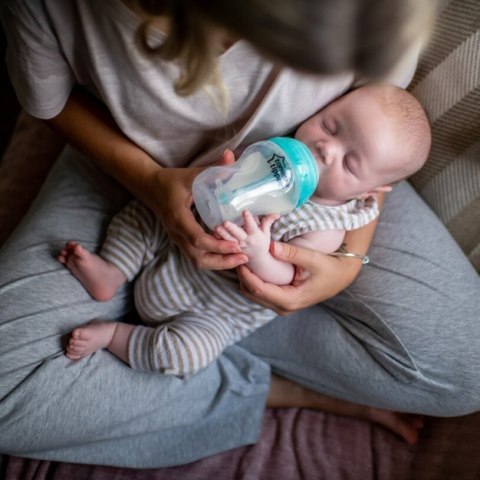 TOMMEE TIPPEE TTP422746 Butelka plastikowa anti-colic 260 ml 3pak TOMMEE TIPPEE TTP422746 Butelka plastikowa anti-colic 260 ml 3pak