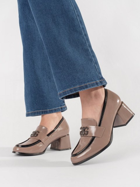 Półbuty na obcasie w kolorze taupe - 40 Półbuty na obcasie w kolorze taupe - 40