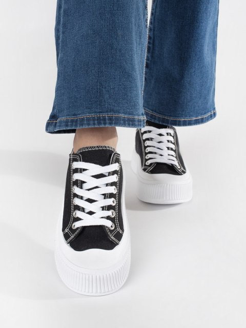Czarno-białe sneakersy na grubej podeszwie - 36 Czarno-białe sneakersy na grubej podeszwie - 36