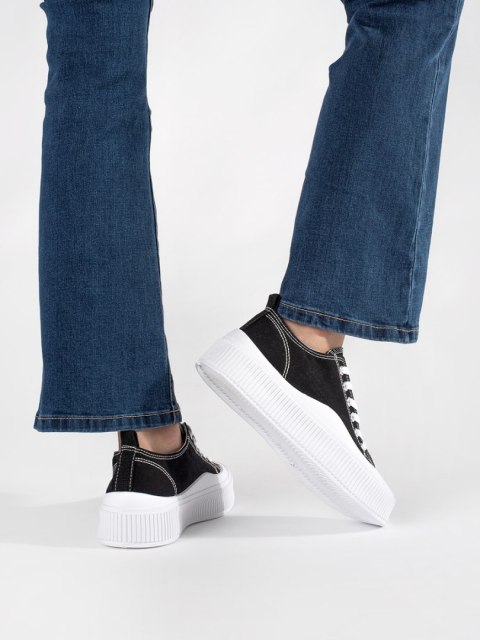 Czarno-białe sneakersy na grubej podeszwie - 36 Czarno-białe sneakersy na grubej podeszwie - 36