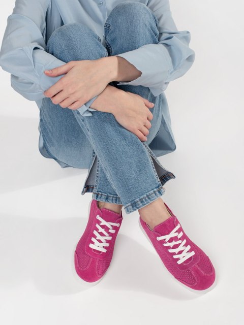 Różowe sneakersy ażurowe ze skóry naturalnej - 38 Różowe sneakersy ażurowe ze skóry naturalnej - 38