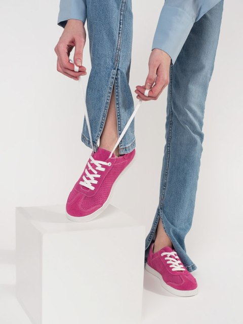 Różowe sneakersy ażurowe ze skóry naturalnej - 38 Różowe sneakersy ażurowe ze skóry naturalnej - 38