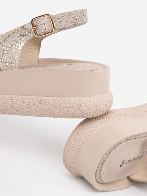 Sandały płaskie z ozdobą taupe - 36 Sandały płaskie z ozdobą taupe - 36