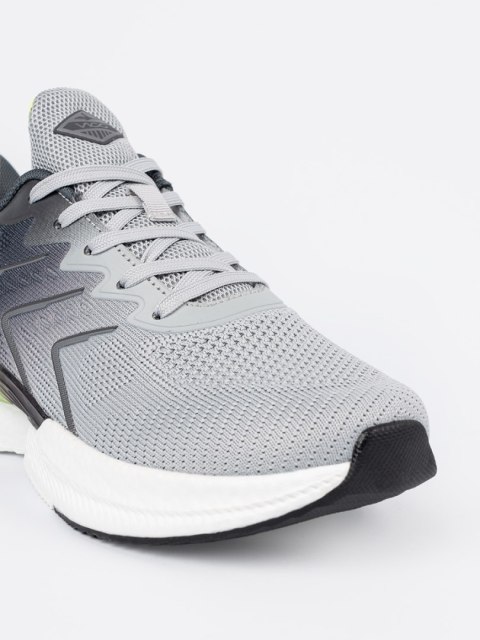 Szare buty sportowe z zielonym elementem - 38 Szare buty sportowe z zielonym elementem - 38