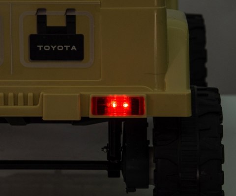 MILLY MALLY 5731 Pojazd na akumulator Toyota FJ Cruiser Khaki