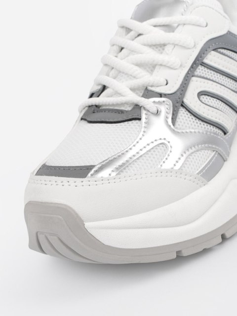 Białe damskie sneakersy ze srebrnymi wstawkami - 40 Białe damskie sneakersy ze srebrnymi wstawkami - 40