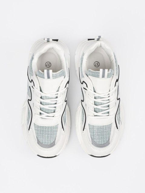 Biało zielone sneakersy z ozdobnymi wstawkami - 39 Biało zielone sneakersy z ozdobnymi wstawkami - 39
