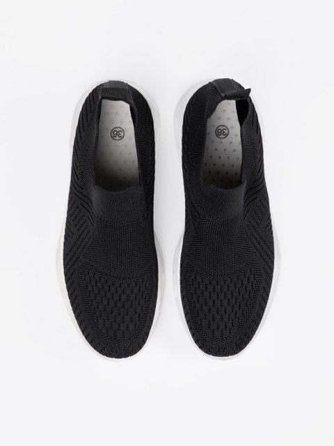 Czarne buty sportowe damskie wsuwane - 36 Czarne buty sportowe damskie wsuwane - 36