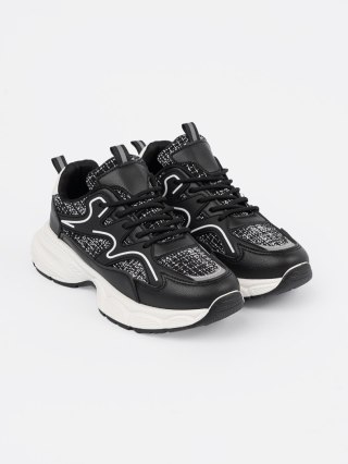 Czarne sneakersy damskie z ozdobnymi wstawkami - 40