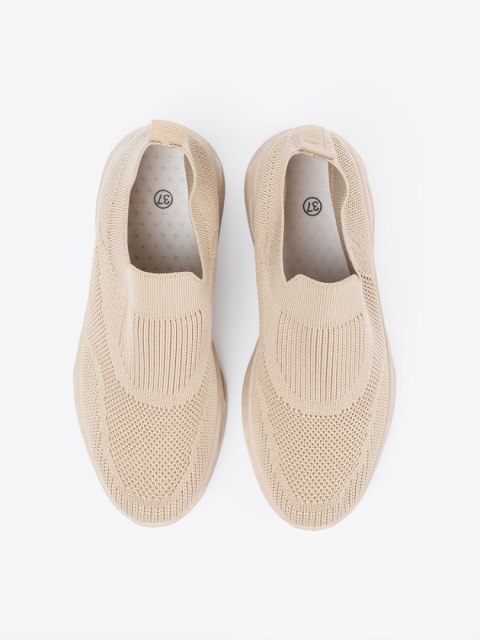 Lekkie buty sportowe wsuwane beż - 37 Lekkie buty sportowe wsuwane beż - 37