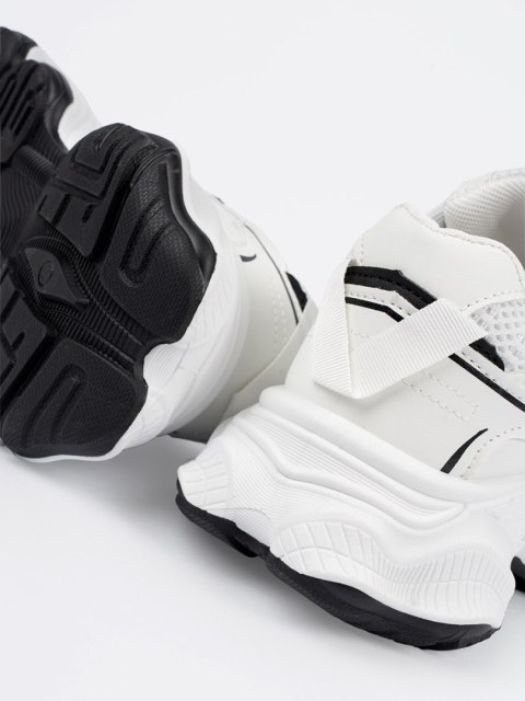 Sneakersy na grubej podeszwie białe - 40 Sneakersy na grubej podeszwie białe - 40
