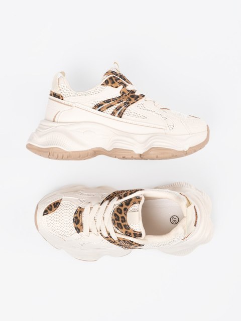 Sneakersy na grubej podeszwie w panterkę - 39 Sneakersy na grubej podeszwie w panterkę - 39