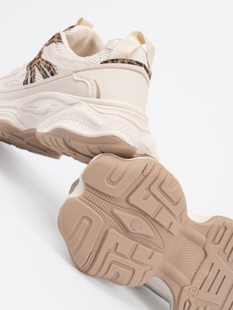 Sneakersy na grubej podeszwie w panterkę - 39 Sneakersy na grubej podeszwie w panterkę - 39