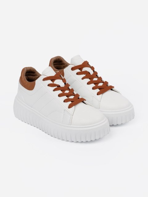 Białe sneakersy brązowymi wstawkami - 37 Białe sneakersy brązowymi wstawkami - 37