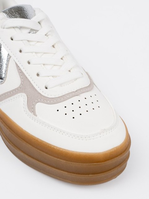 Damskie białe sneakersy ze srebrnymi wstawkami - 41 Damskie białe sneakersy ze srebrnymi wstawkami - 41