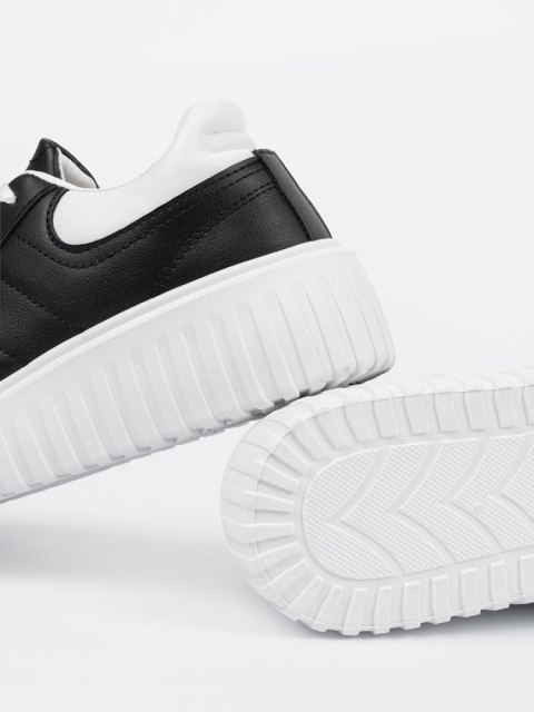 Damskie sneakersy czarne z białymi wstawkami - 38 Damskie sneakersy czarne z białymi wstawkami - 38