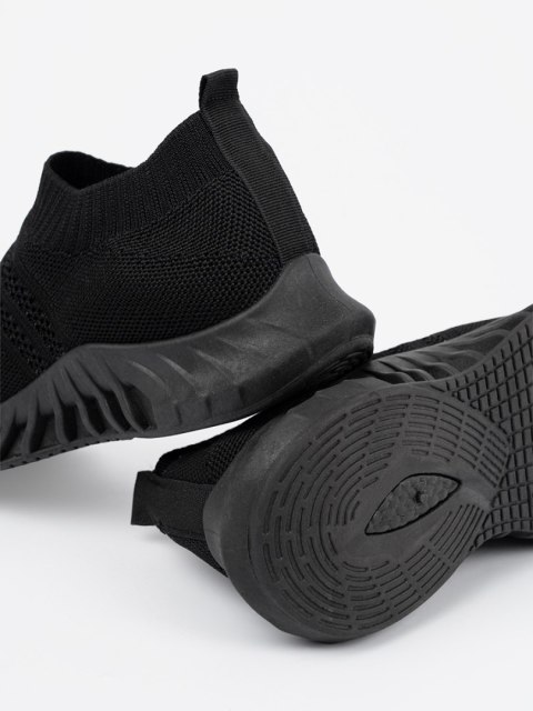 Damskie wsuwane buty sportowe czarne - 37 Damskie wsuwane buty sportowe czarne - 37