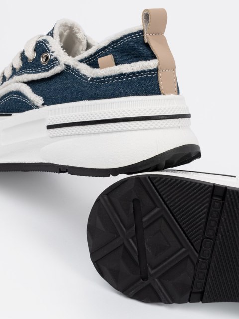 Granatowe trampki damskie z białymi wstawkami - 38 Granatowe trampki damskie z białymi wstawkami - 38