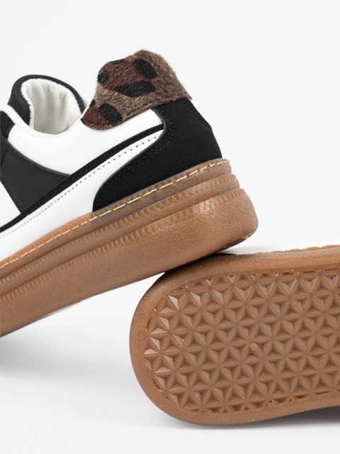 Sneakersy czarno białe z wstawkami w panterkę - 41 Sneakersy czarno białe z wstawkami w panterkę - 41