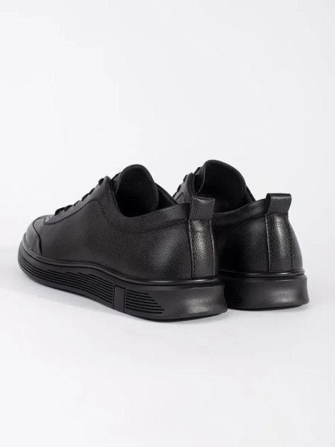 Niskie sneakersy męskie z imitacji skóry - 45 Niskie sneakersy męskie z imitacji skóry - 45