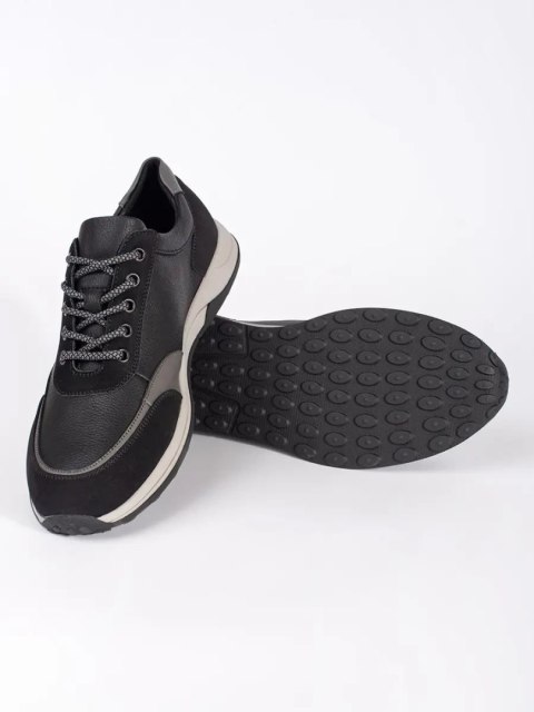 Sznurowane buty męskie ze skóry ekologicznej - 40 Sznurowane buty męskie ze skóry ekologicznej - 40