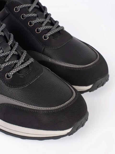 Sznurowane buty męskie ze skóry ekologicznej - 41 Sznurowane buty męskie ze skóry ekologicznej - 41