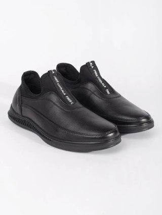 Wsuwane buty męskie z imitacji skóry - 43