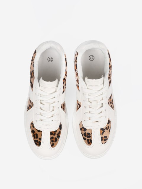 Białe sneakersy z wstawkami w panterkę - 39 Białe sneakersy z wstawkami w panterkę - 39