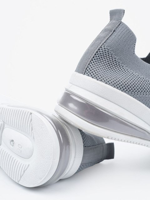 Buty sportowe wsuwane szare - 39 Buty sportowe wsuwane szare - 39