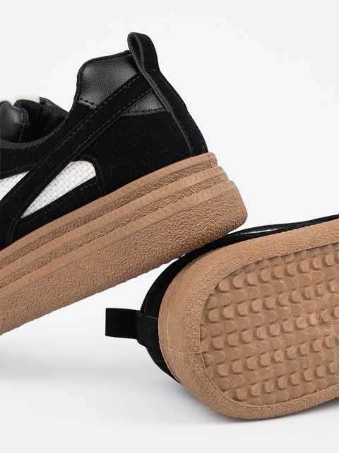 Czarne Sneakersy damskie z białymi wstawkami. - 37 Czarne Sneakersy damskie z białymi wstawkami. - 37