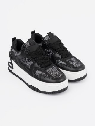 Sneakersy damskie z koronką czarno-białe - 40