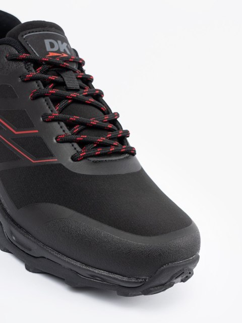 Buty sportowe z czerwonymi wstawkami DK - 43 Buty sportowe z czerwonymi wstawkami DK - 43