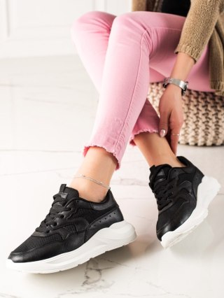 Klasyczne czarne sneakersy - 38
