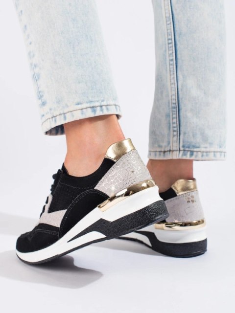 Skórzane sneakersy na koturnie czarne - 39