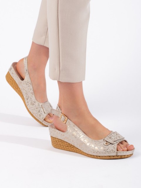 Beżowe sandały na niskiej koturnie espadryle - 36 Beżowe sandały na niskiej koturnie espadryle - 36