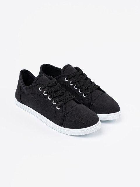 Trampki czarne sznurowane - 34 Trampki czarne sznurowane - 34