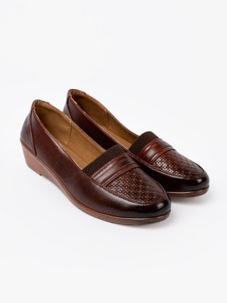 Półbuty damskie slip-on z fakturowanym noskiem - 41