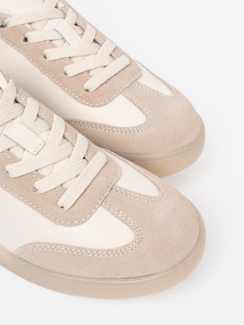 Sneakersy damskie biało-beżowe - 37
