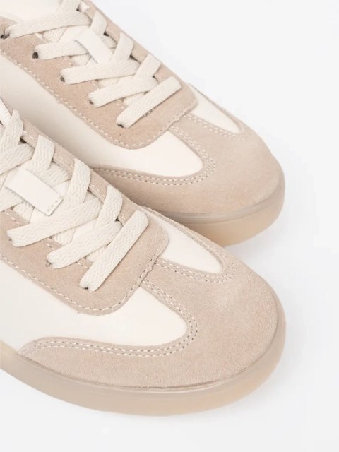 Sneakersy damskie biało-beżowe - 41