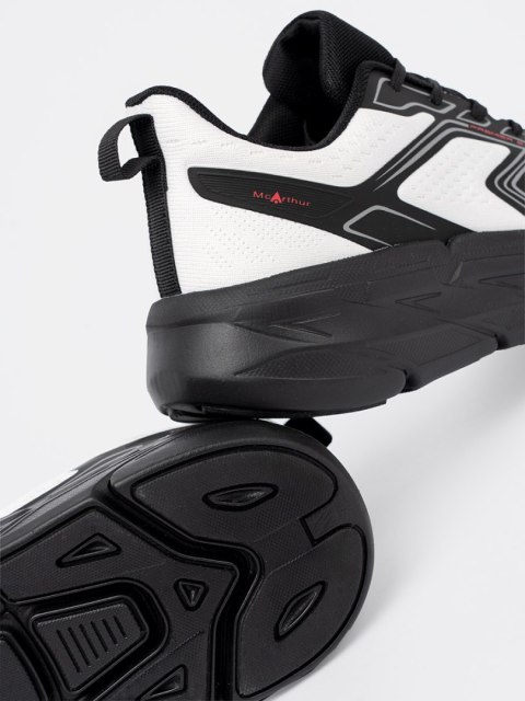 Wygodne buty sportowe biało czarne z siateczkową strukturą McArthur - 42
