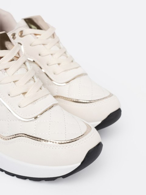 Beżowe sneakersy z połyskującymi złotymi akcentami - 37