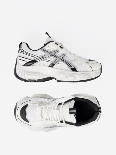 Biało-czarne wygodne sneakersy z siatką - 36