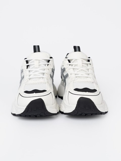 Biało-czarne wygodne sneakersy z siatką - 37