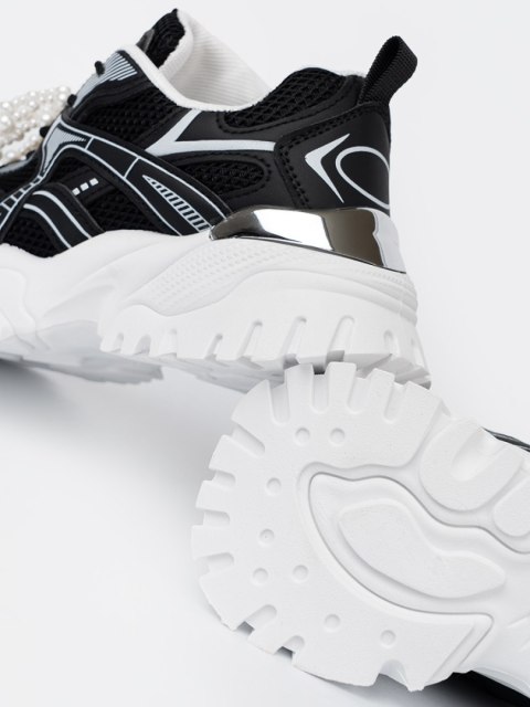 Czarne sneakersy z białą kokardą i koralikami - 36 Czarne sneakersy z białą kokardą i koralikami - 36