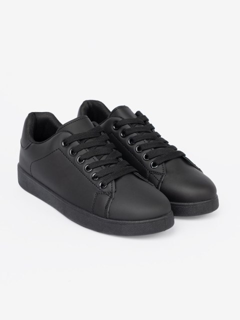 Czarne sneakersy z matowym wykończeniem i sznurowaniem - 39