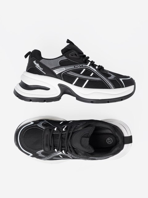 Czarne sneakersy z przewiewną cholewką i masywną białą podeszwą - 40